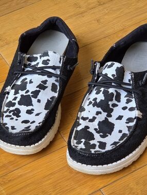 Hey Dude Wendy Boho Cow Shoes Slip On Flats Cushy Comfort Women 11 Cow Print